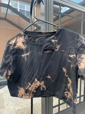 Washed Black Tie-Dye Cropped Tee with Distressed Detail